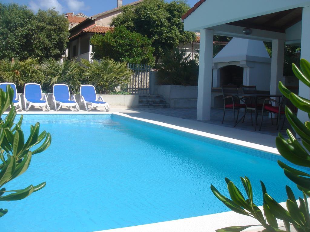 Villa Laurus Kozino Luaran gambar