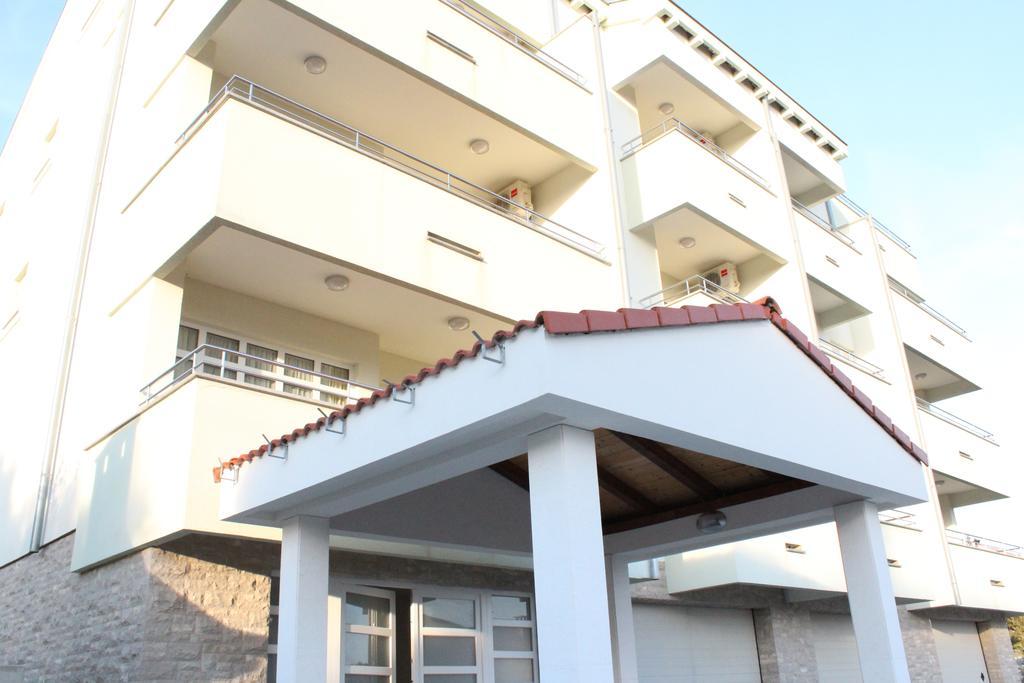 Villa Laurus Kozino Luaran gambar