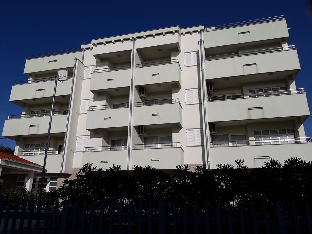 Villa Laurus Kozino Luaran gambar